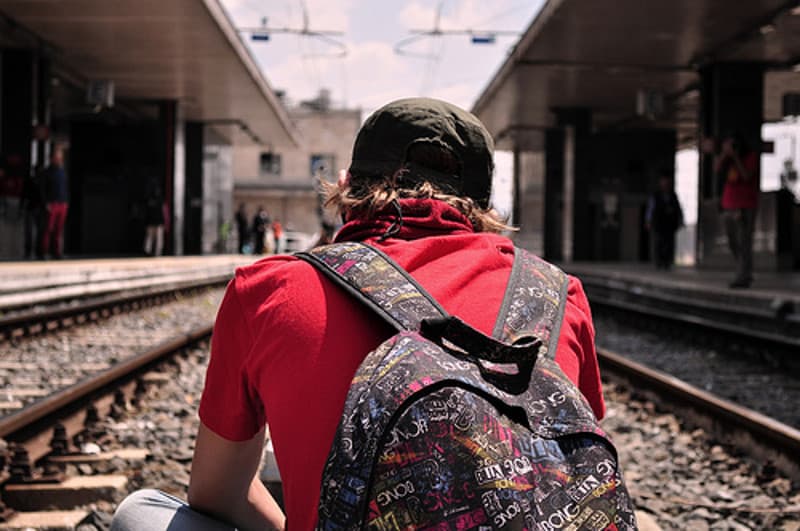Non fuga di cervelli, ma talenti che scelgono. L’analisi impietosa nel report della Fondazione Migrantes: saldo migratorio a -817mila
