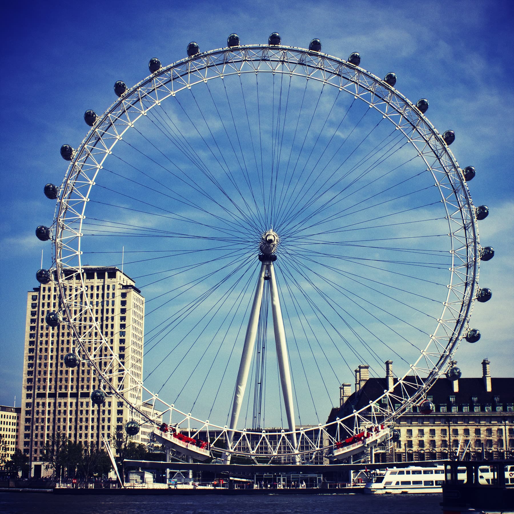 Cittadini italiani all’estero, la metà è in Europa. Londra prima città